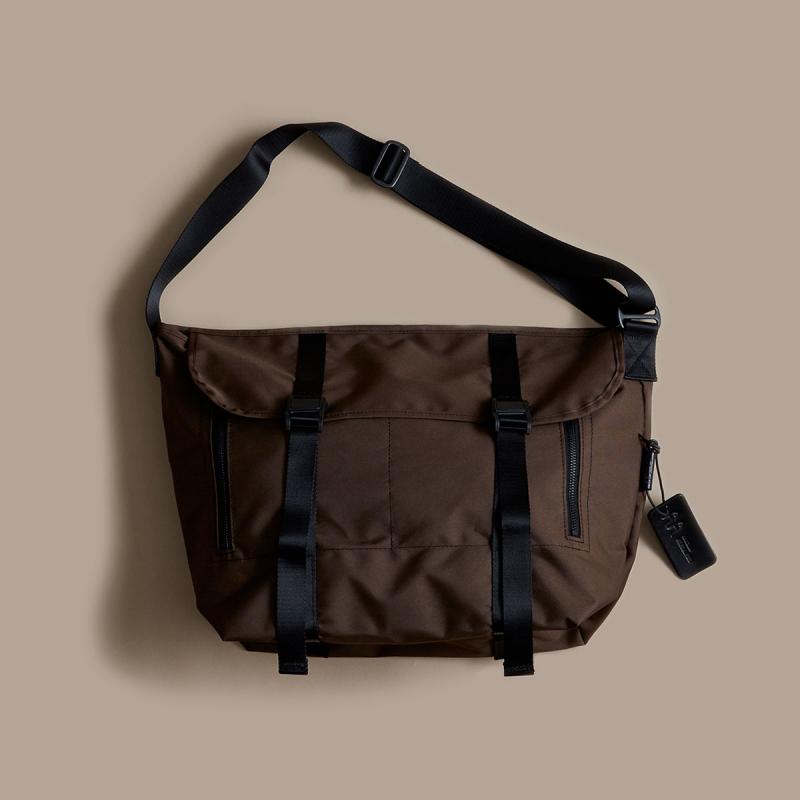Shinzone(シンゾーン)の「AMIACALVAMESSENGER BAG」 - PARTE