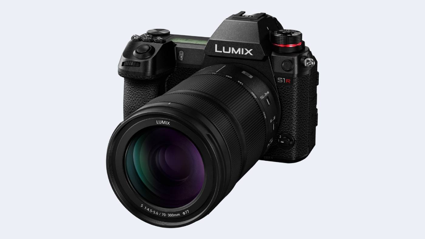 LUMIX S Series adds a 70-300mm telephoto lens - Videomaker