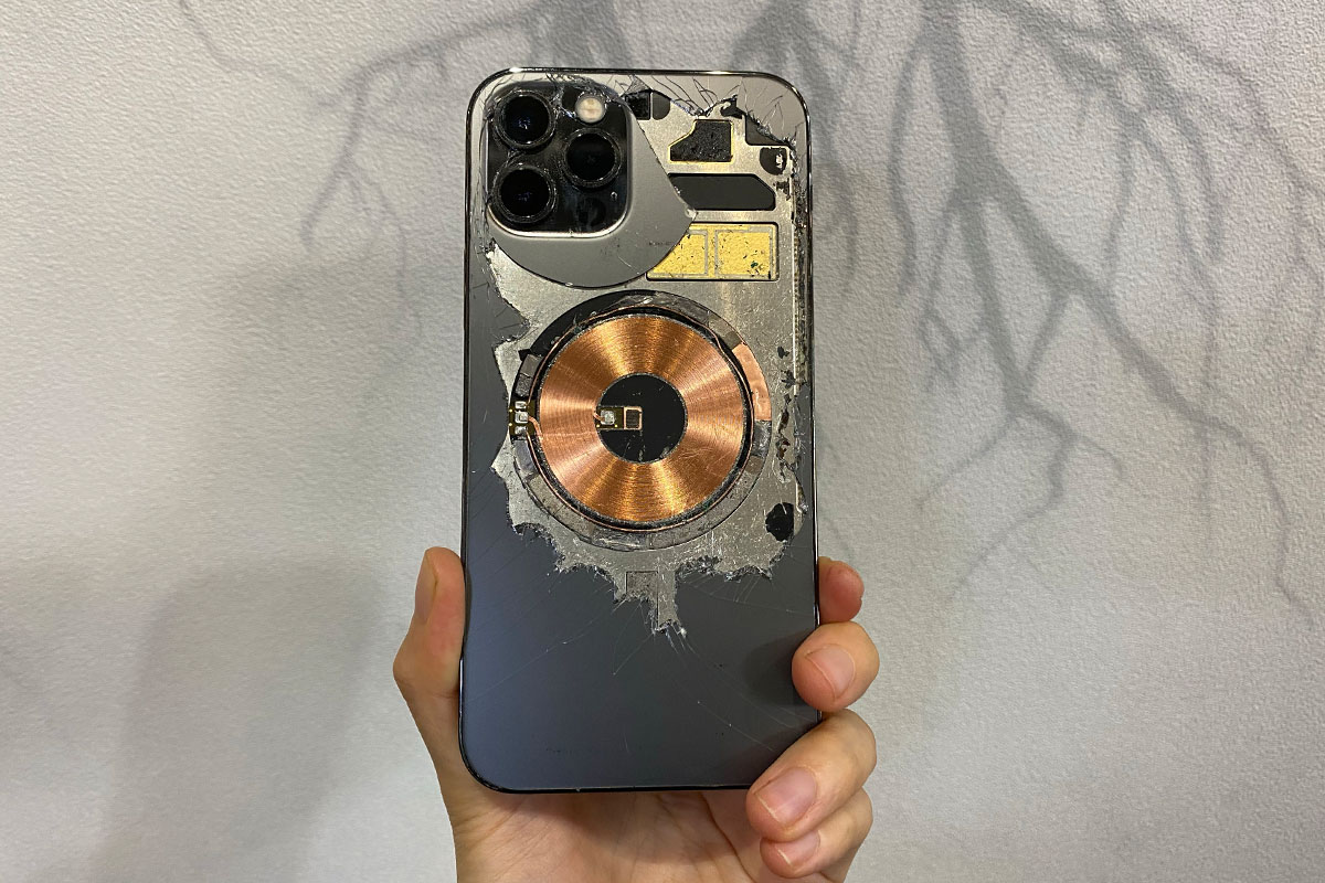 ブラック スマートフォン 背面割れ有り 本体 iPhone12 Pro iPhone 12
