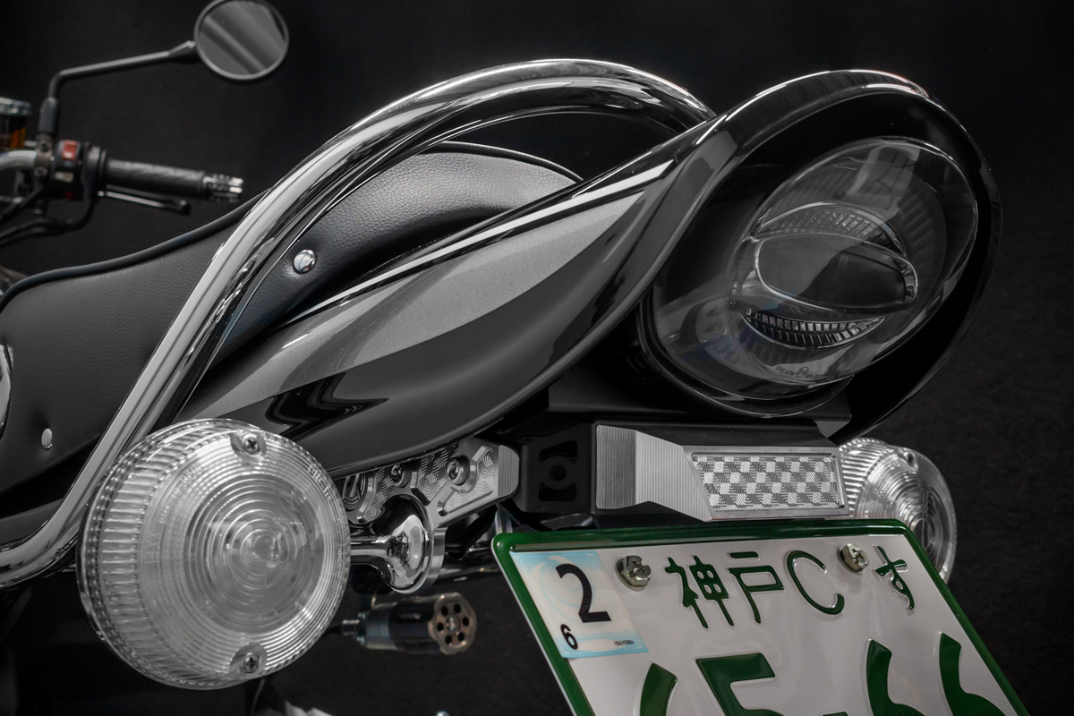 ≪Z900RS専用 ビレットハニカム ナンバー灯マウント/リアウインカー