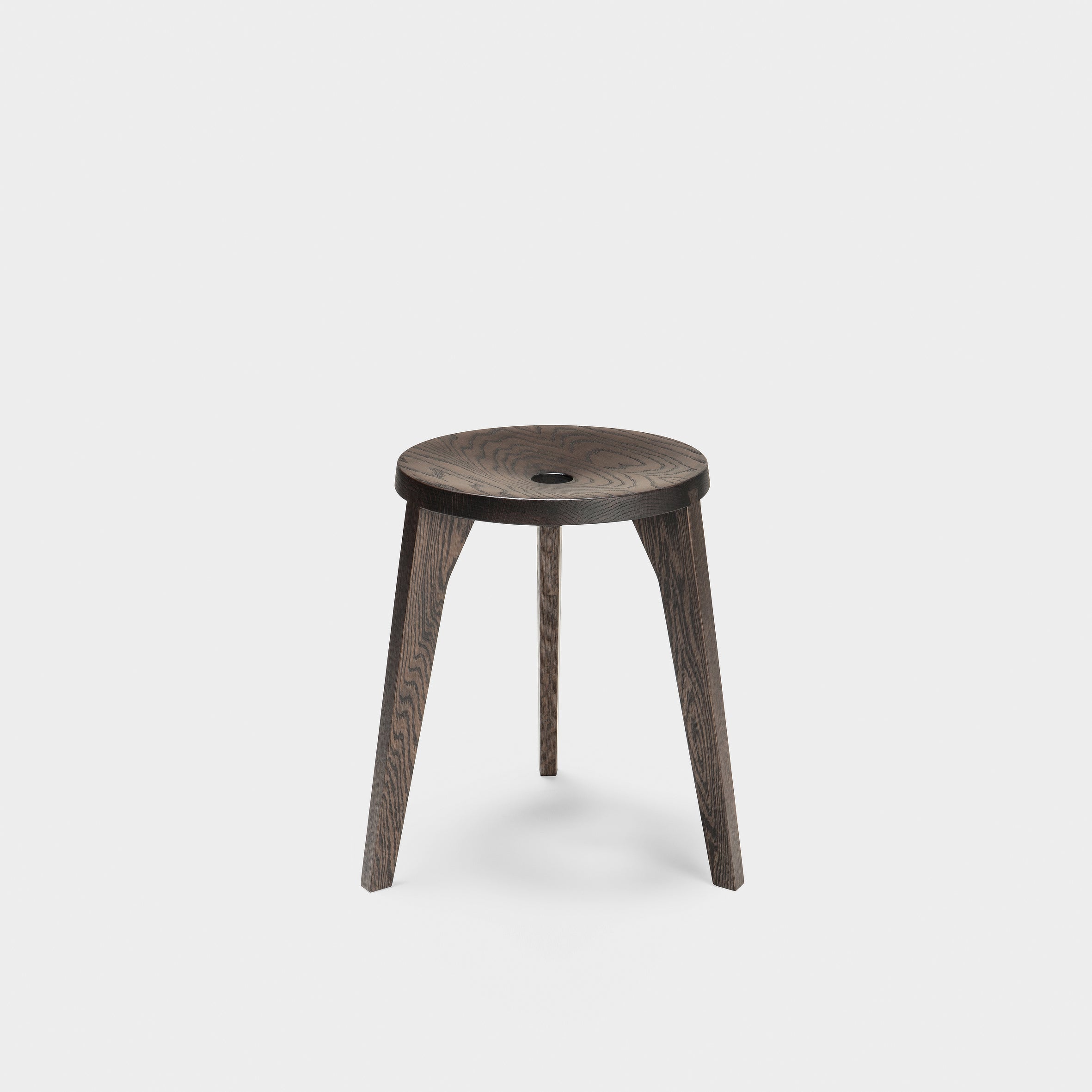 Ariake_Packshot_Dovetail_3Legs
