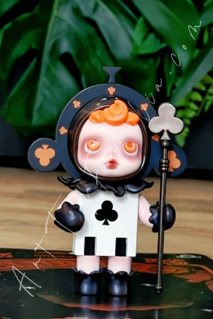 Popmart_Skullpanda_Club_Man_Fi