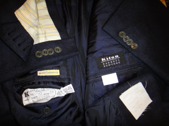 Kiton キトン】秋冬向け 厚肉カシミヤ100％ 定番ネイビージャケット 紺