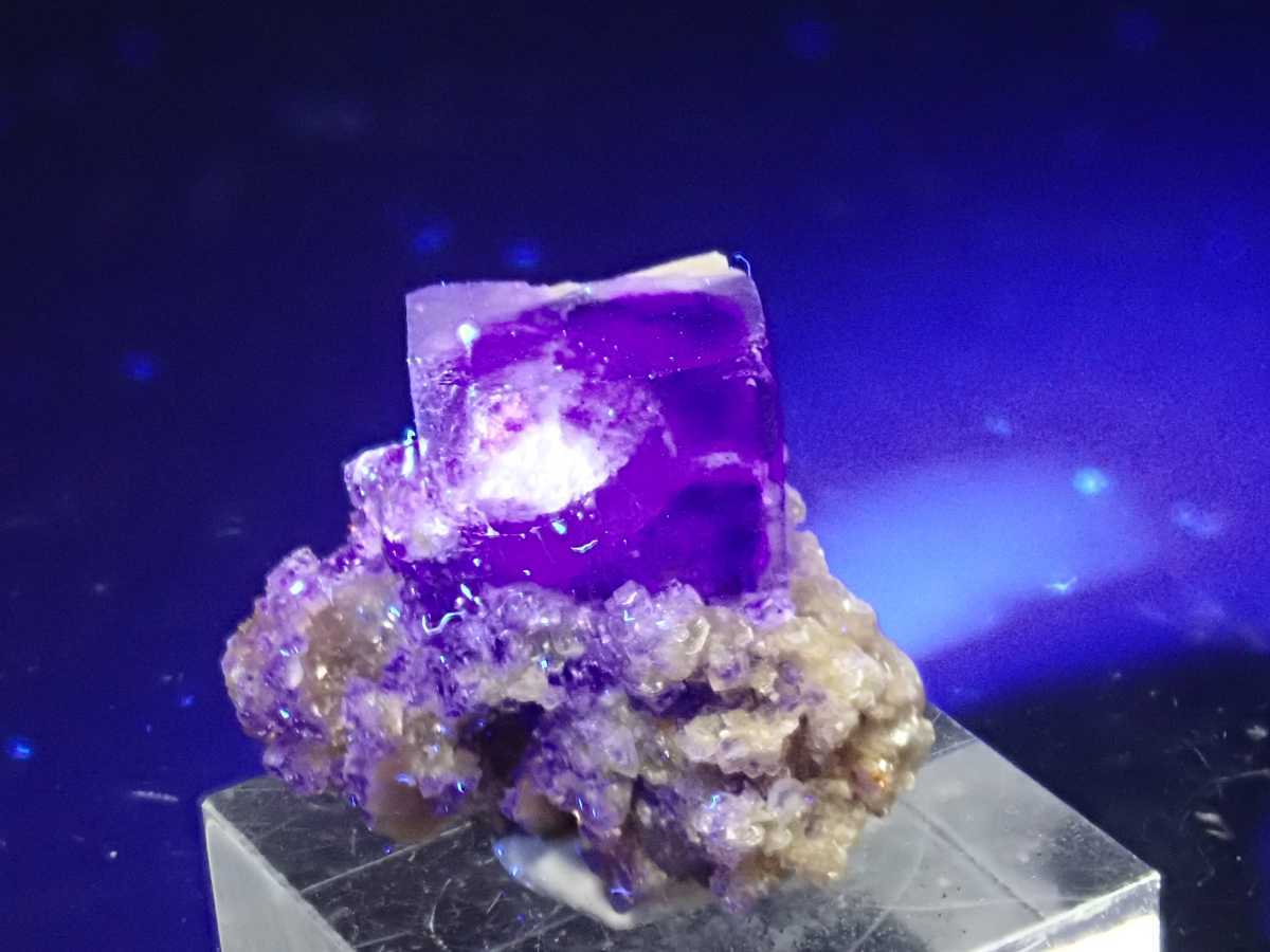 蛍石 フローライト 紫 W230×H110×D150 蛍石 フローライト 紫 W230×H110