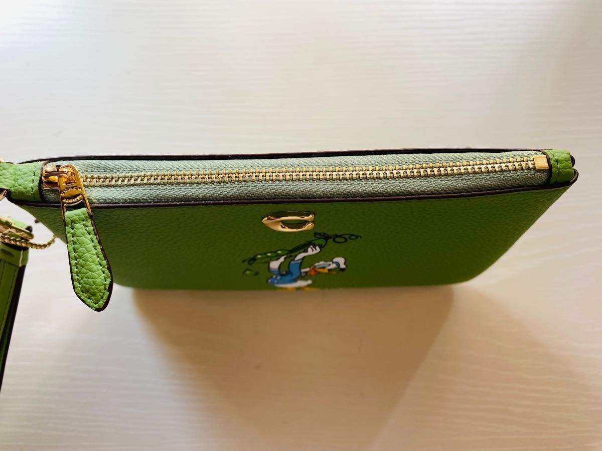 未使用 COACH/コーチxディズニー限定コラボ CH499 ドナルドポーチ