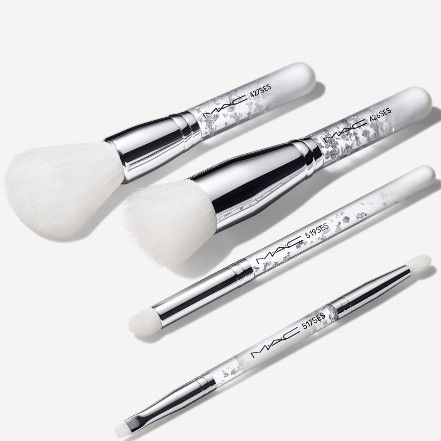 MAC新品ブラシ オブ スノー エッセンシャル ブラシ キット未開封