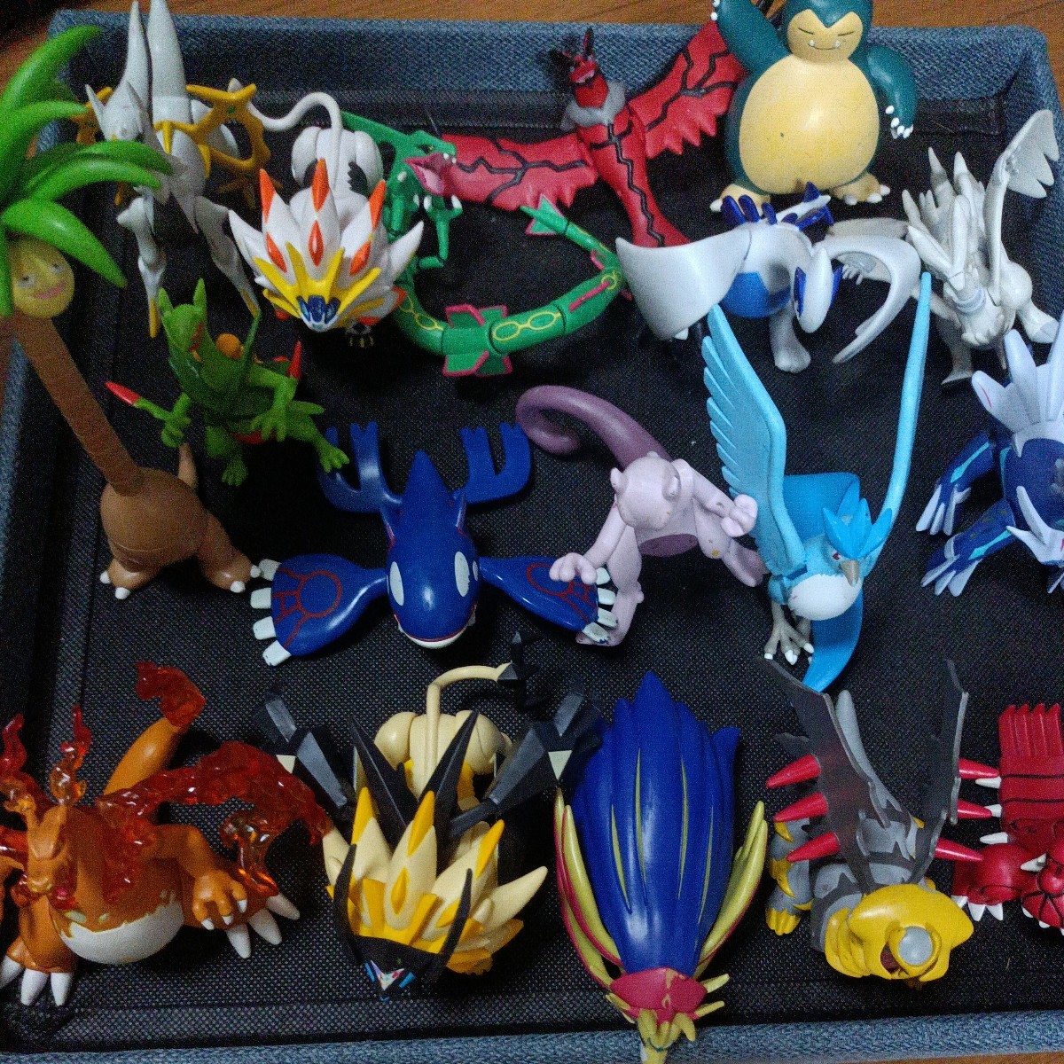 Yahoo!オークション - ポケモン モンコレ 18体 大きいサイズ ハイパー