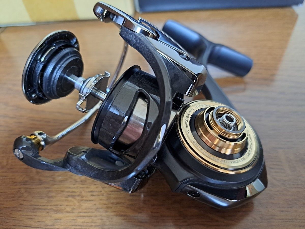 500台限定 ダイワSLP WORKS19セルテートカスタムボディLT2500―XH SLPW