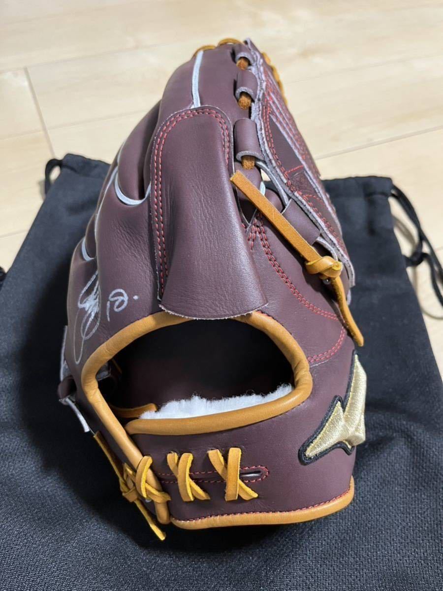 読売ジャイアンツ 菅野智之投手 直筆サイン入り 支給品 プロ仕様グラブ