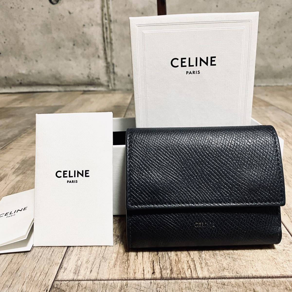 本物 CELINE セリーヌ スモールトリフォールド レザー 三つ折り 財布