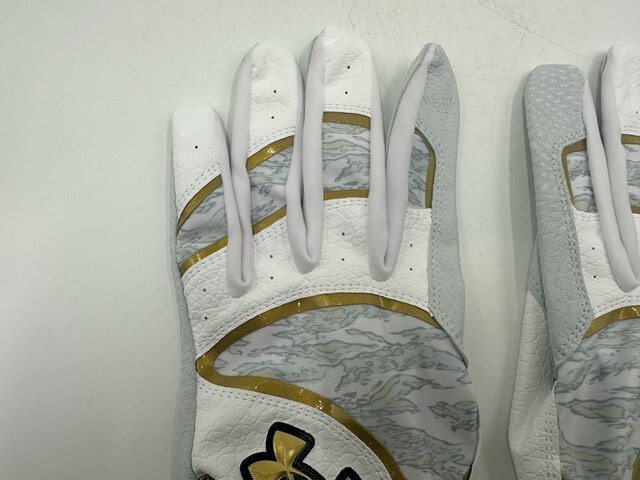 Under Armour 硬式野球グローブ ソフトバンク柳田選手直筆サイン入り