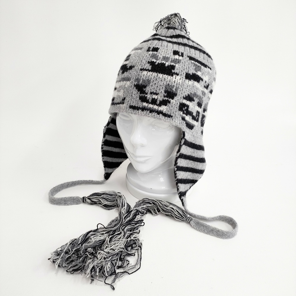 Yahoo!オークション - Vivienne Westwood 耳当て ポンポン ムーンバッ