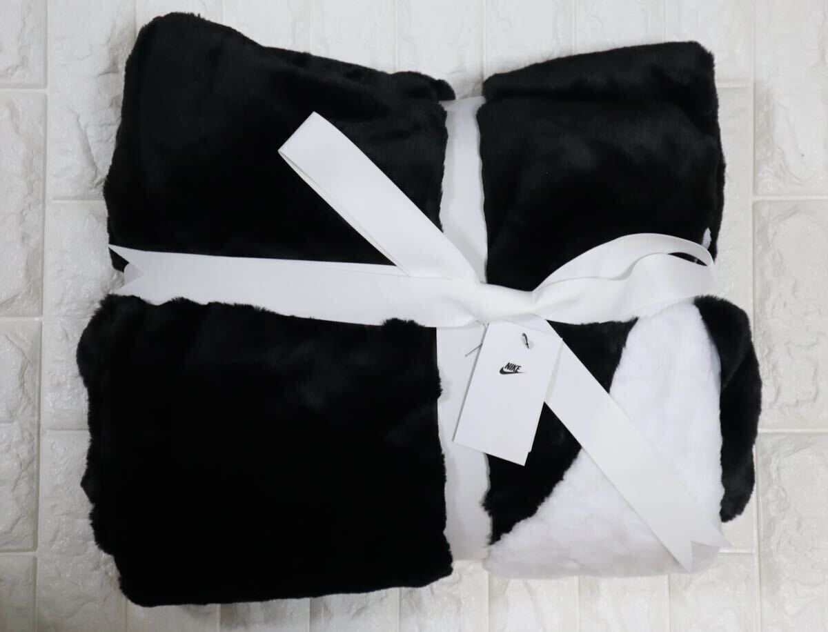 新品 定価24200円 NIKE WMNS NSW FAUX FUR BLANKET KRMG ナイキ