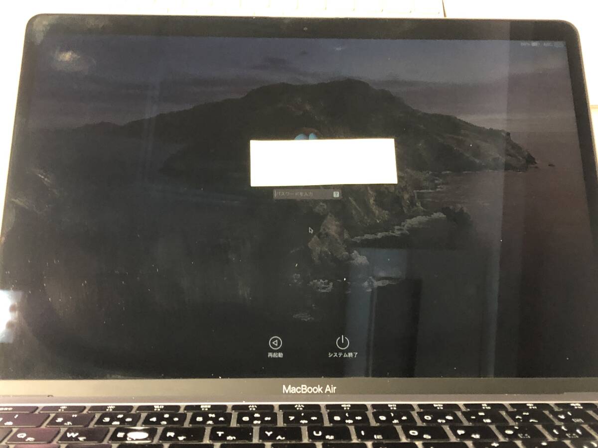 ジャンク Apple MacBook Air A1932 通電可 アクティベーションロックON