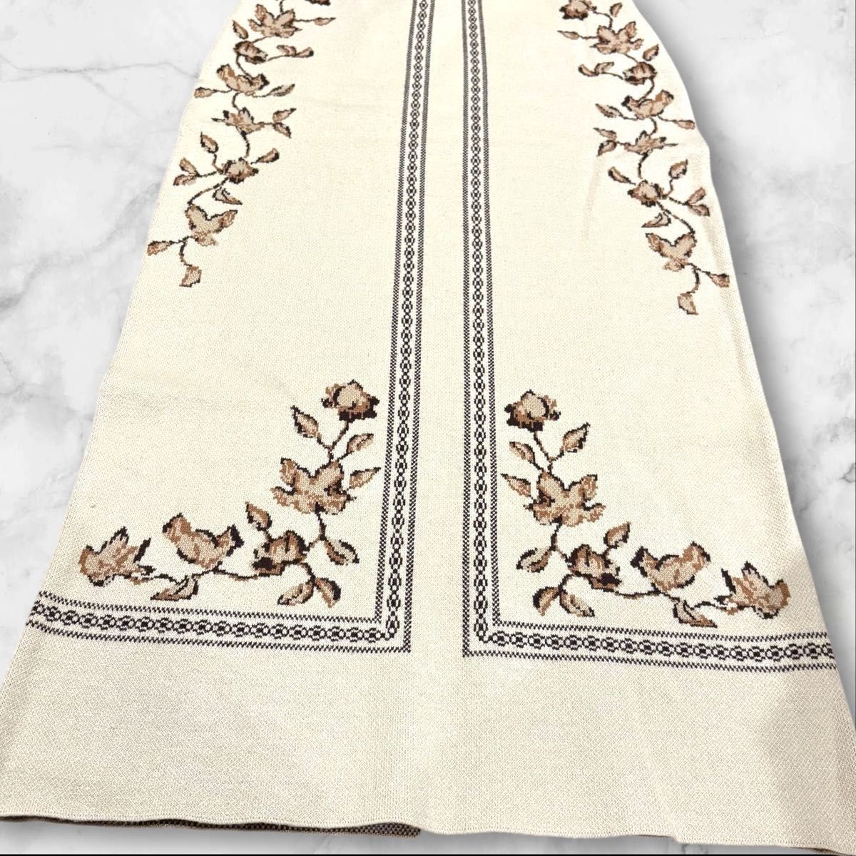 新品タグ付き 【Eaphi】scarf motif knit skirt アイボリー ニット