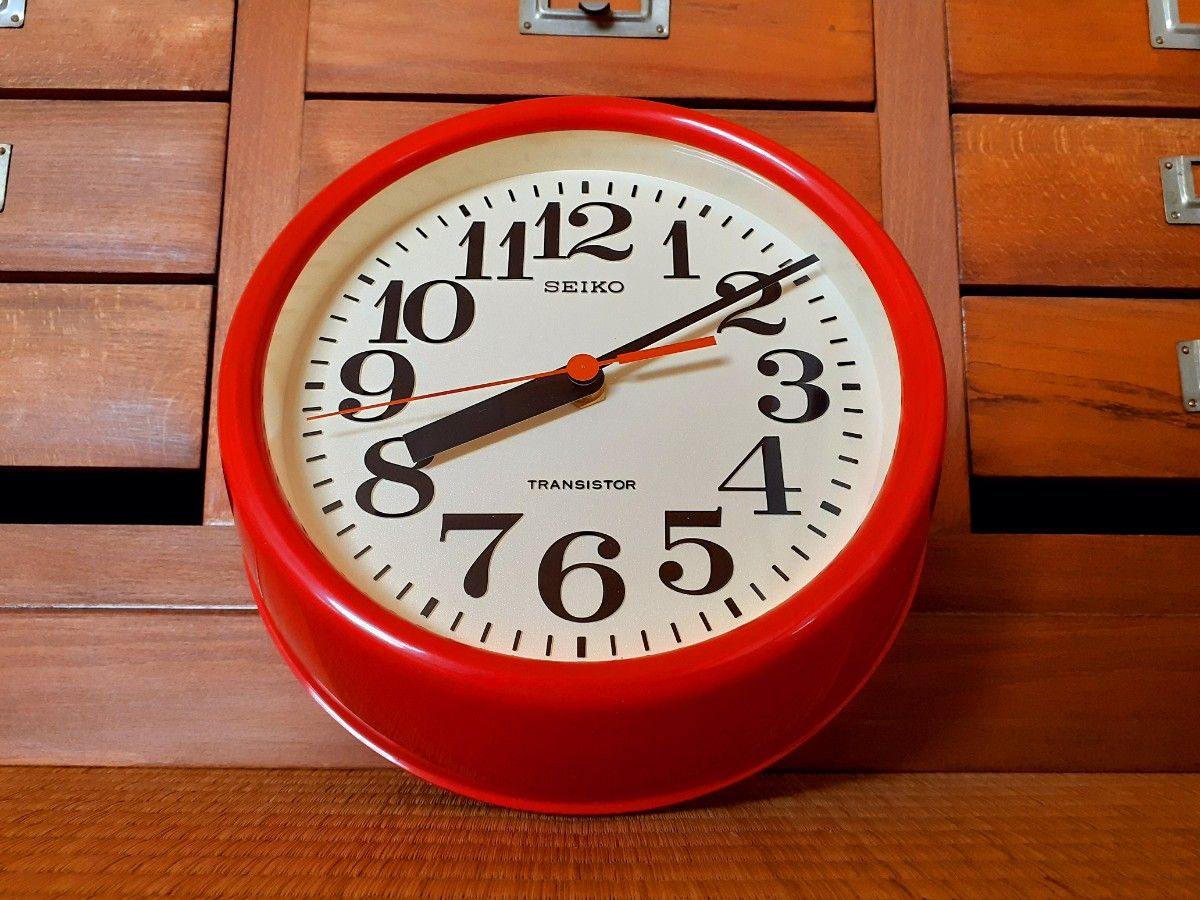 SEIKO ネイビー色の掛時計 渡辺力 70s SEIKO ネイビー色の掛時計 渡辺