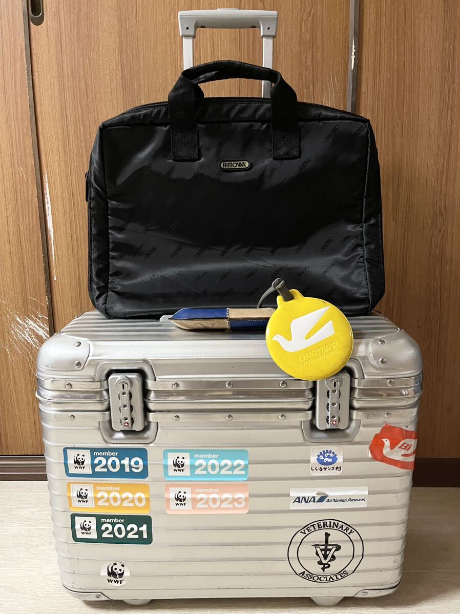 Yahoo!オークション - 1000円～ 廃盤人気商品 正規品 RIMOWA リモワ パ