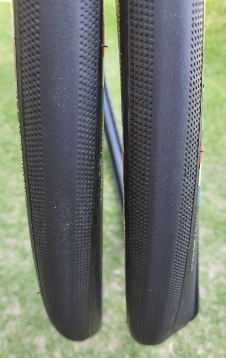 新品未使用】BONTRAGER R3 700x25C タイヤ、チューブセット BONTRAGER