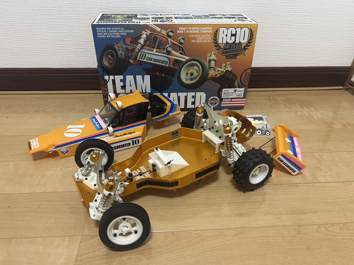 Yahoo!オークション - アソシ RC10 40周年 組み立て済み 未走行