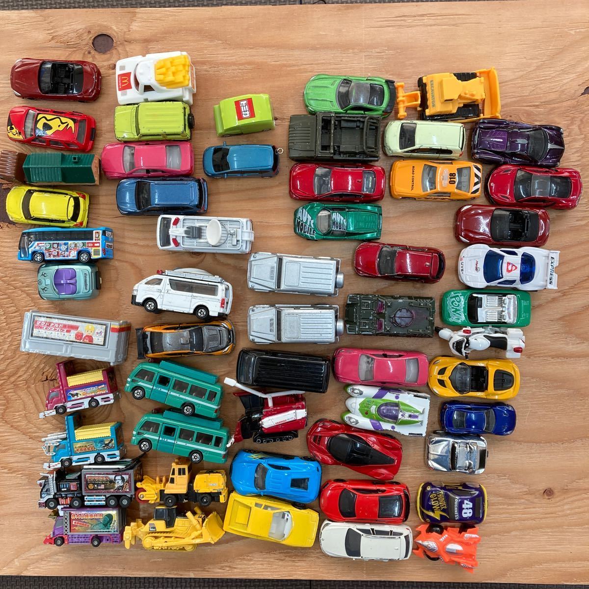 Yahoo!オークション - ミニカー トミカ 他 大量 中古