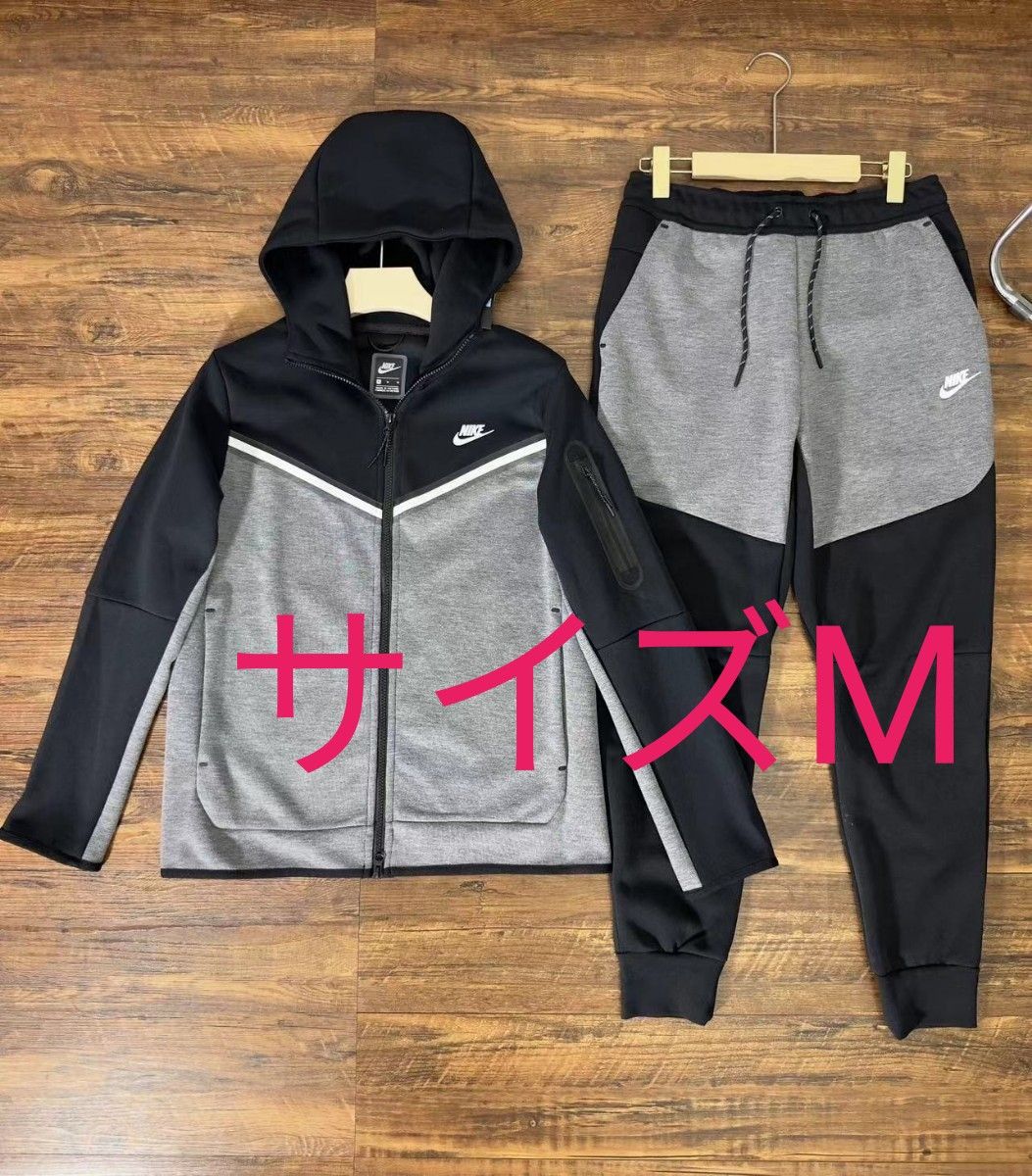 NIKE テックフリース上下セットアップ黒