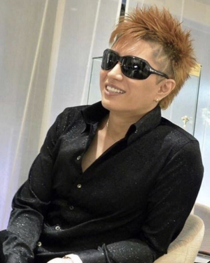 Yahoo!オークション - GACKT同型同色 PRADA サングラス SPR14G ブラッ