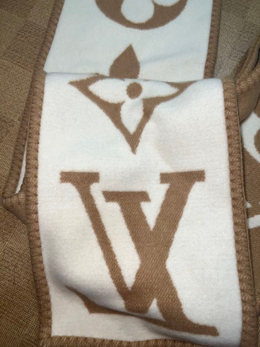 LOUIS VUITTON ルイヴィトン『エシャルプ・スイートドリーム