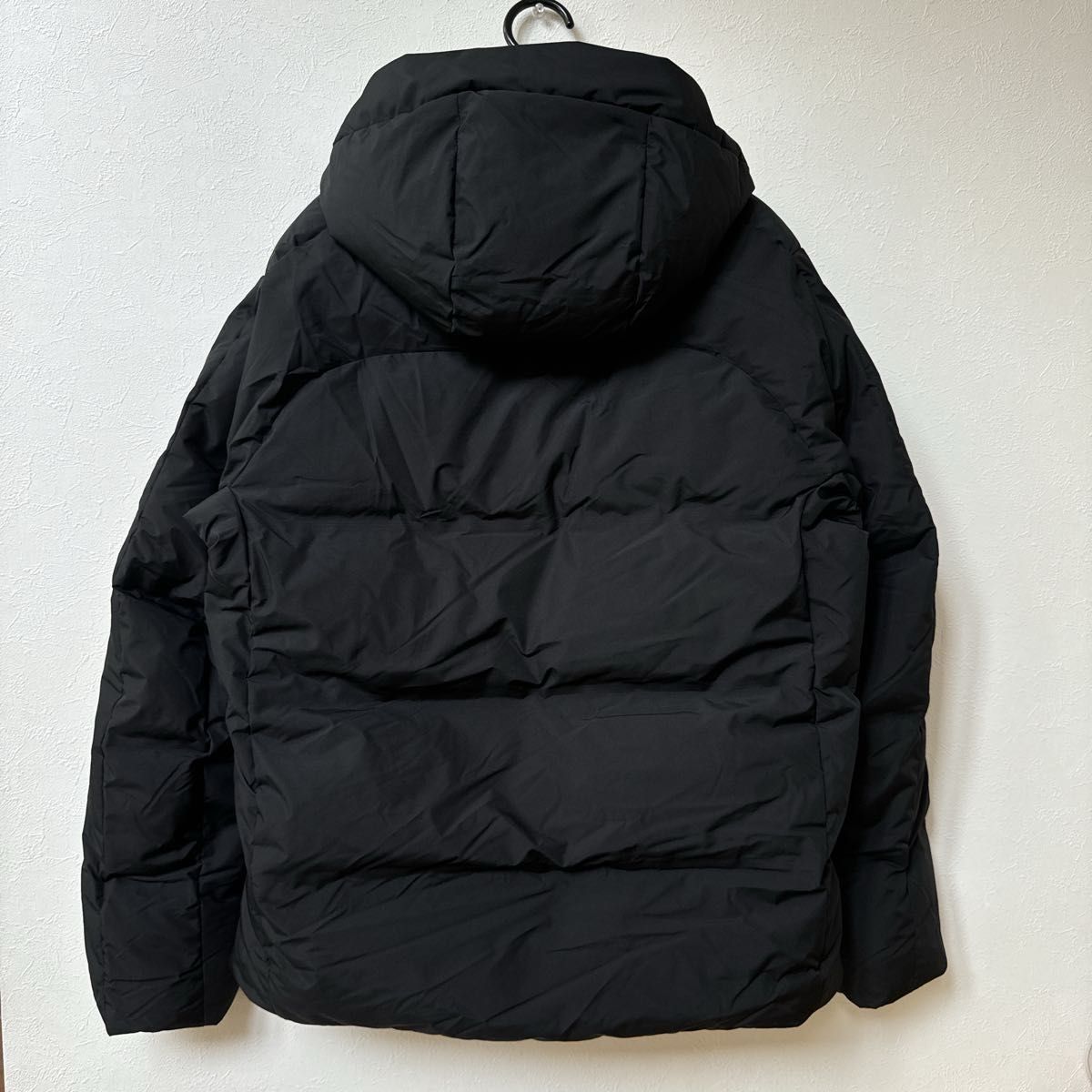 大人気】UNIQLO ユニクロ シームレスダウンパーカ アウター ダウン