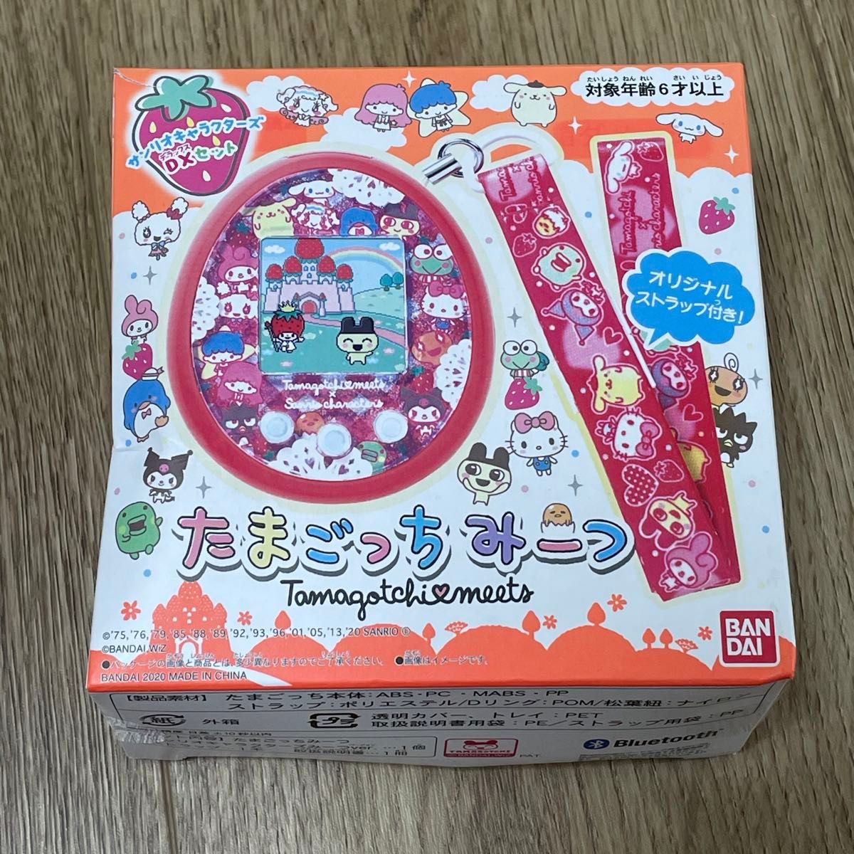 たまごっちみーつ サンリオキャラクターズ レッド たまごっちみーつ