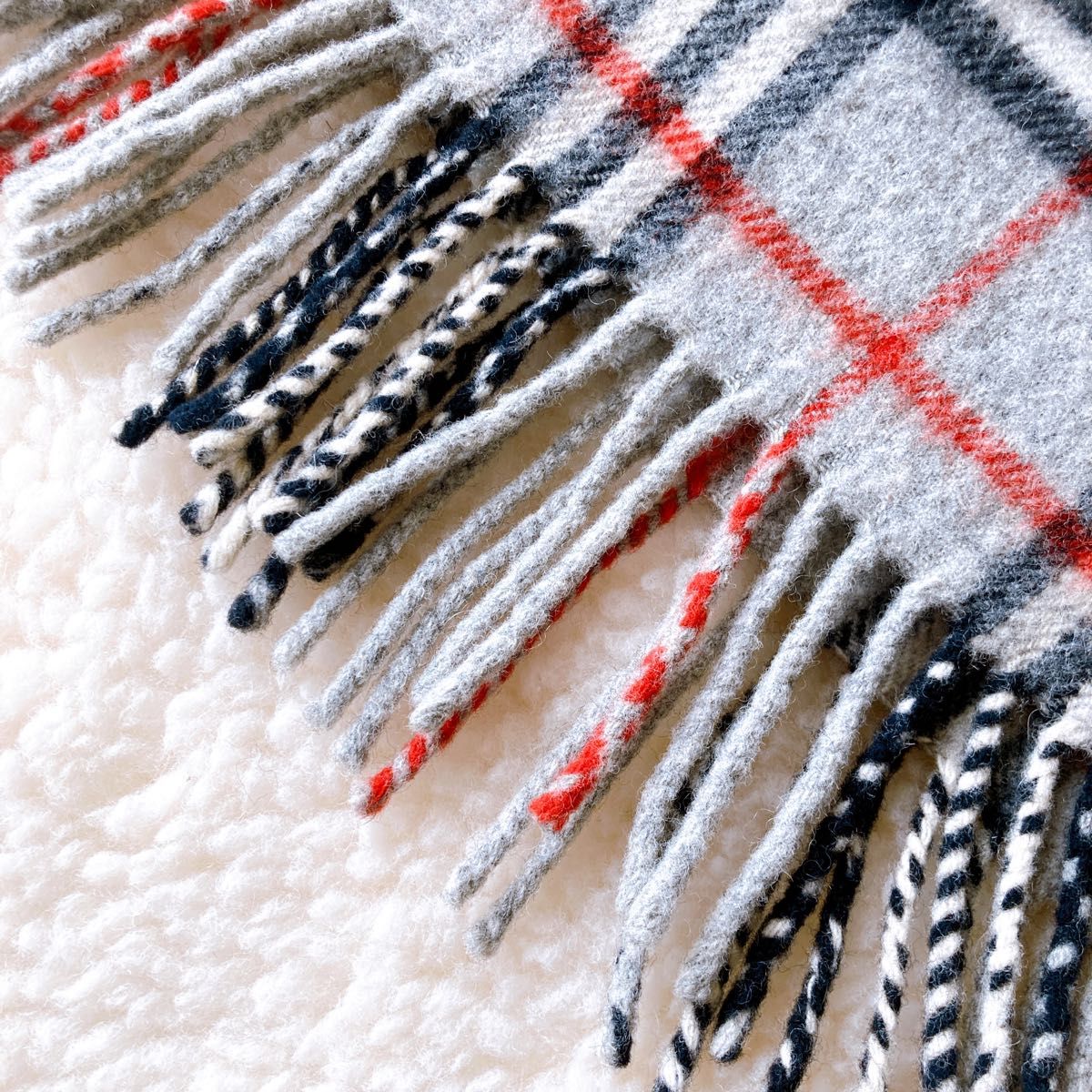 BURBERRY バーバリー マフラー ストール ノバチェック柄 グレー 赤
