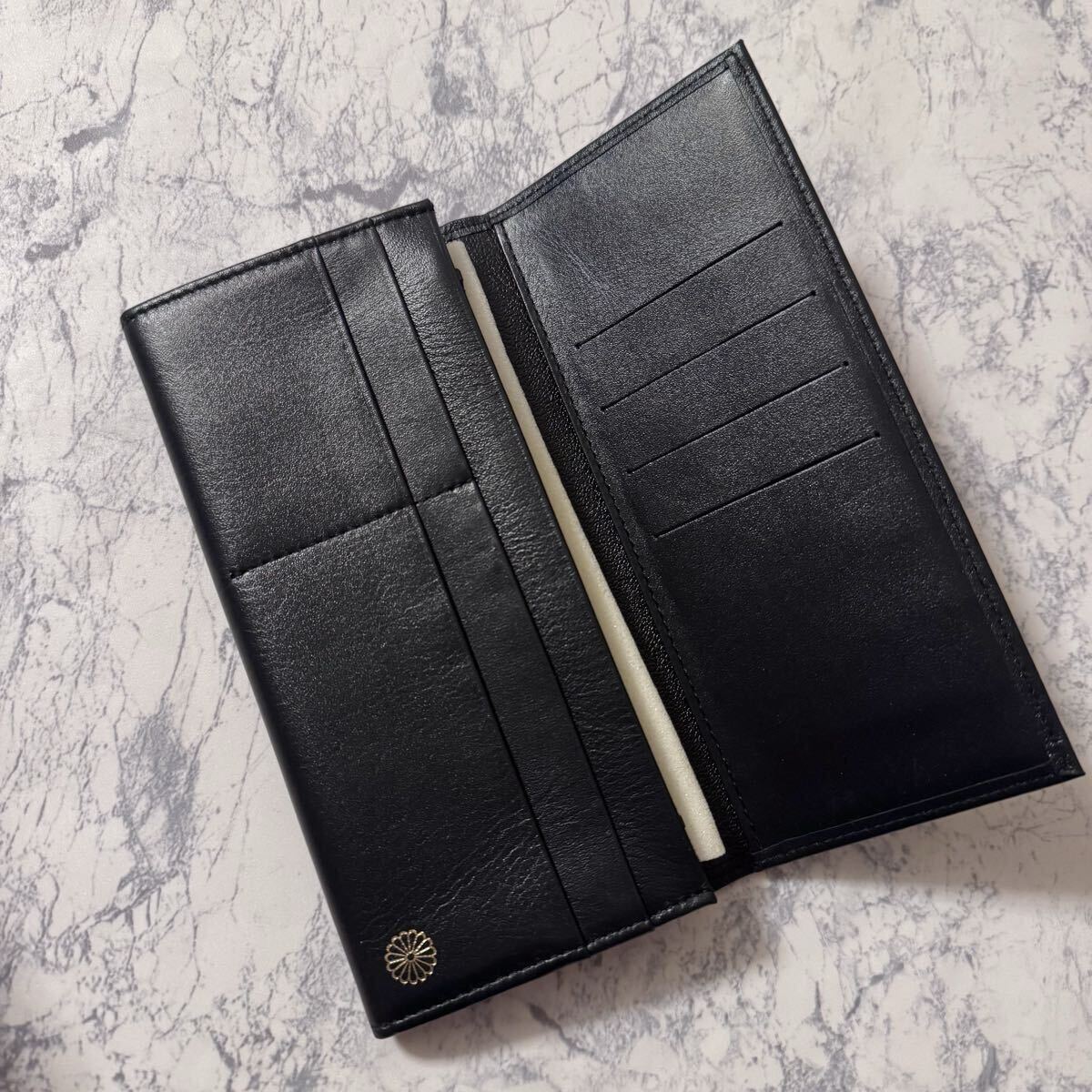 皇居限定 本革長財布 黒 ブラック 菊紋 牛革 レザー 皇居財布(長財布