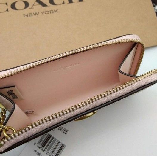新作 新品 COACH カードウオレット エッセンシャル Lジップキーケース