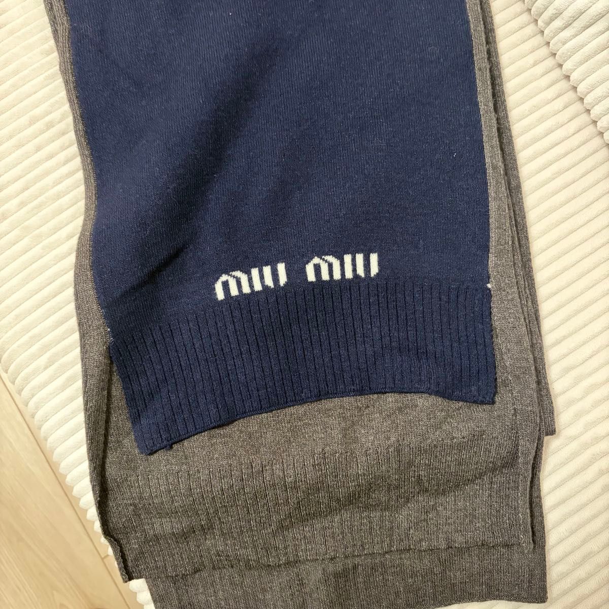 Miu Miu カシミアウールマフラー グレーネイビー｜Yahoo!フリマ（旧