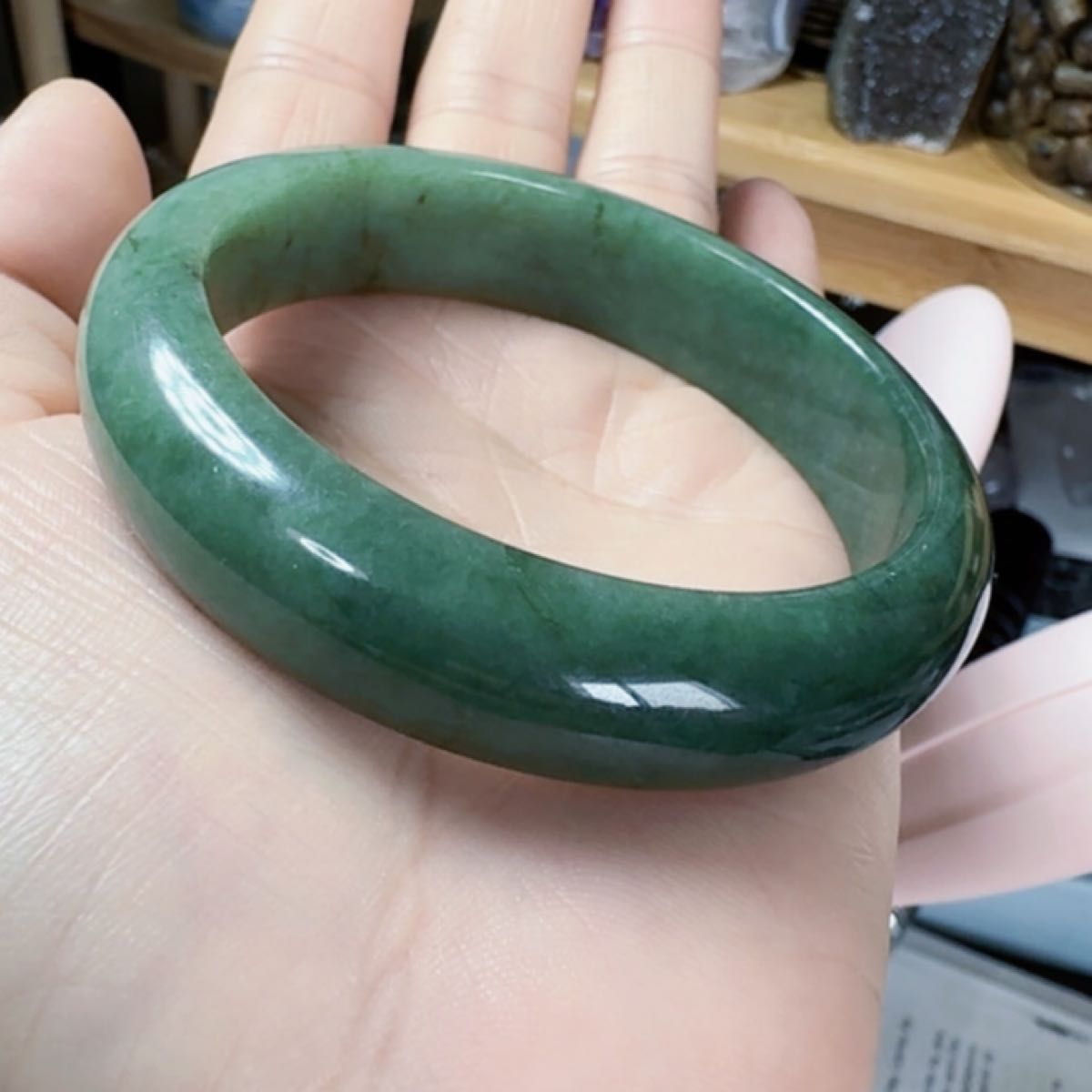 R2-0930 天然本翡翠《本物保証》 Aジェット 翡翠バングル54 8mm 一点物