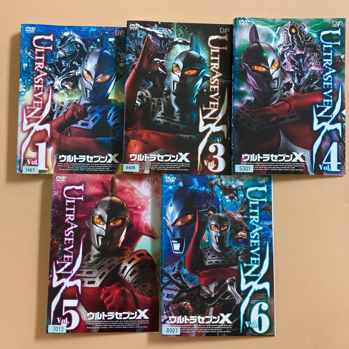 ウルトラセブン EVOLUTION 全5巻 DVD