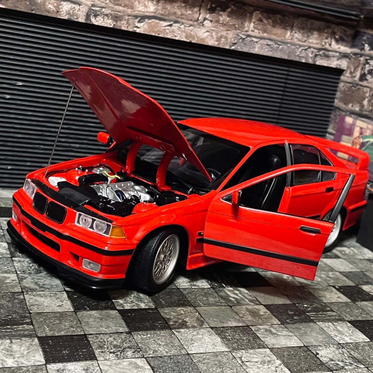 ワンオフカスタム 1/18 UT Models BMW 3シリーズ (E36) 318is クラス2