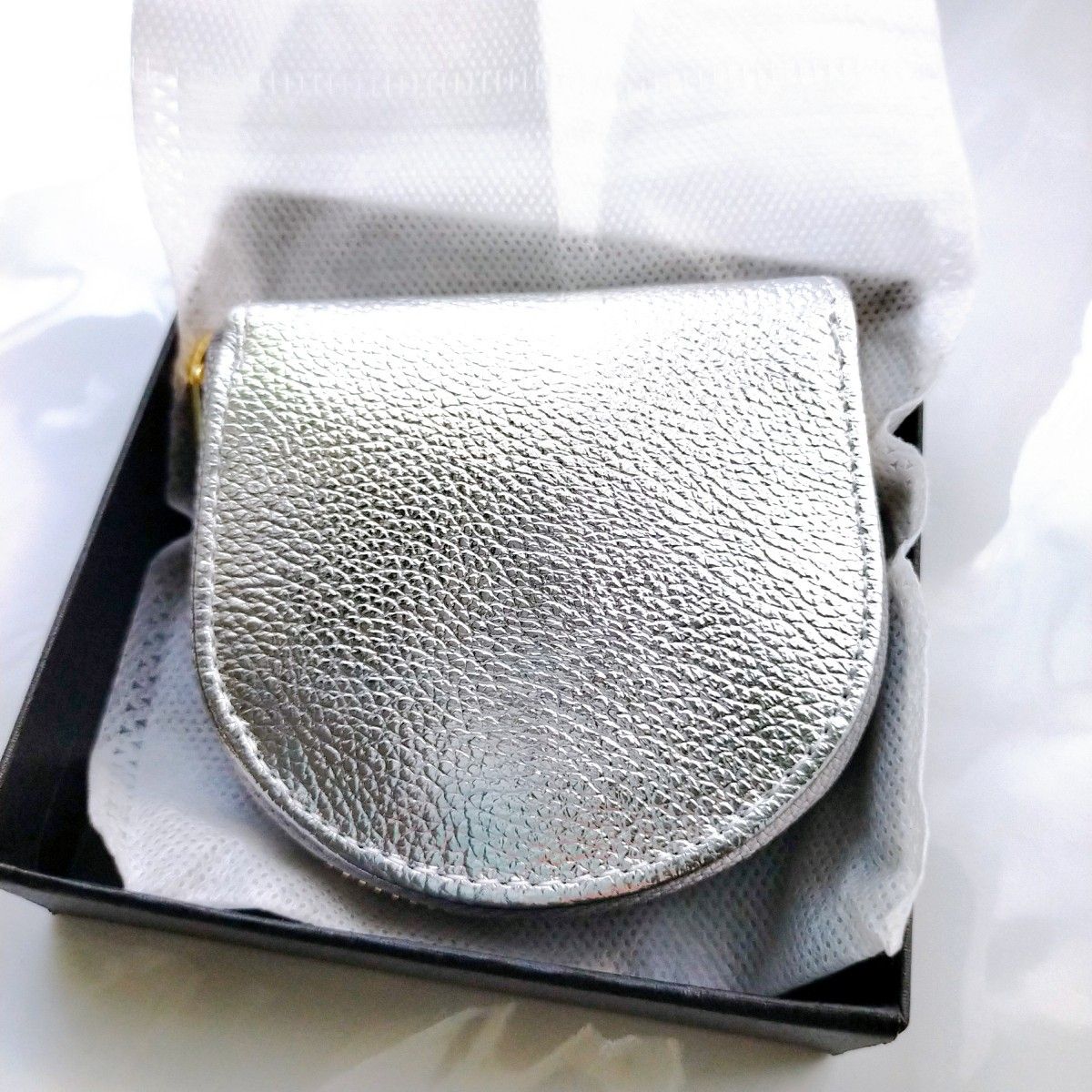 新品未開封】皇居限定 菊の御紋入り馬蹄型 コインケース 財布 小銭入れ