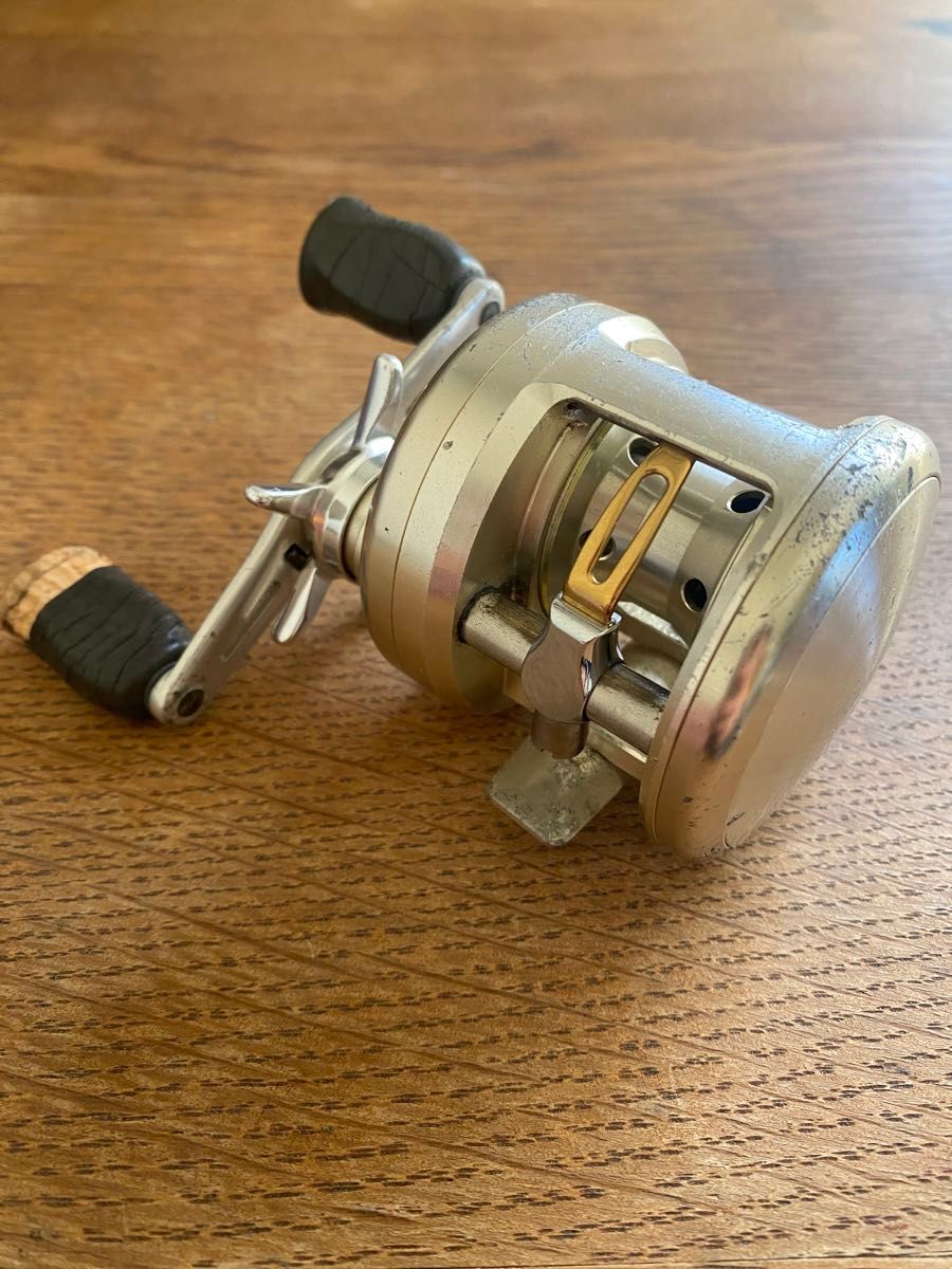 ダイワ Daiwa ミリオネア 205 CV-Z オールド リール 丸型 ベイトリール