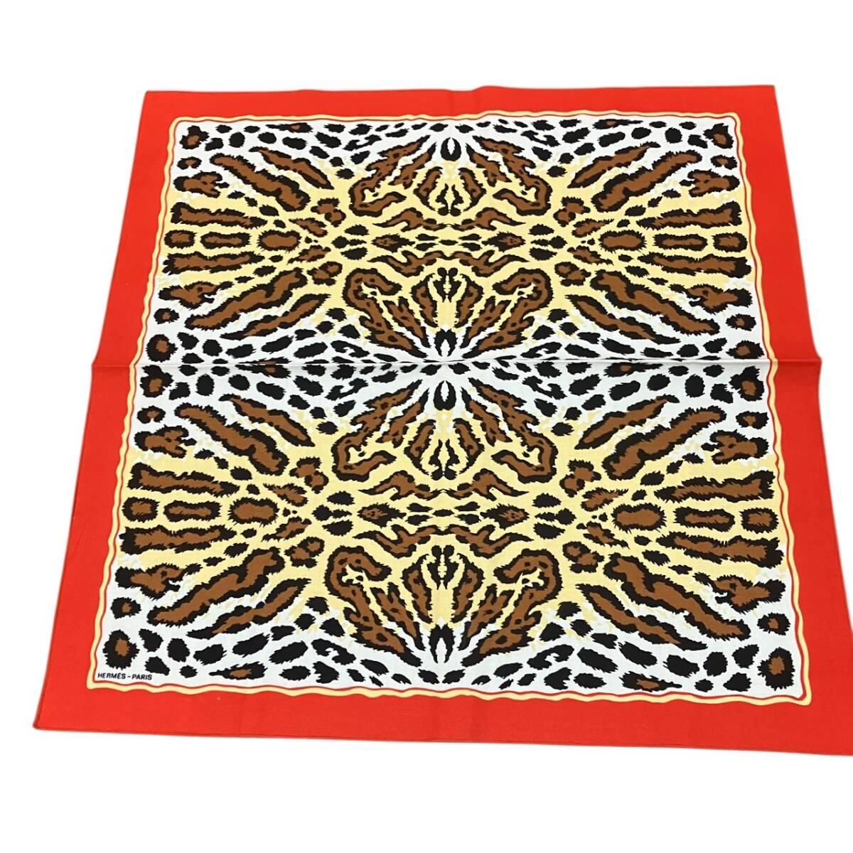 HERMÈS ヒョウ柄ランチョンマットとナフキンのセット HERMÈS ヒョウ柄