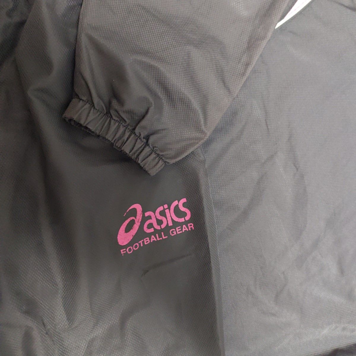 asics ピステ上下 グレー/ピンク ナイロンセットアップ アシックス