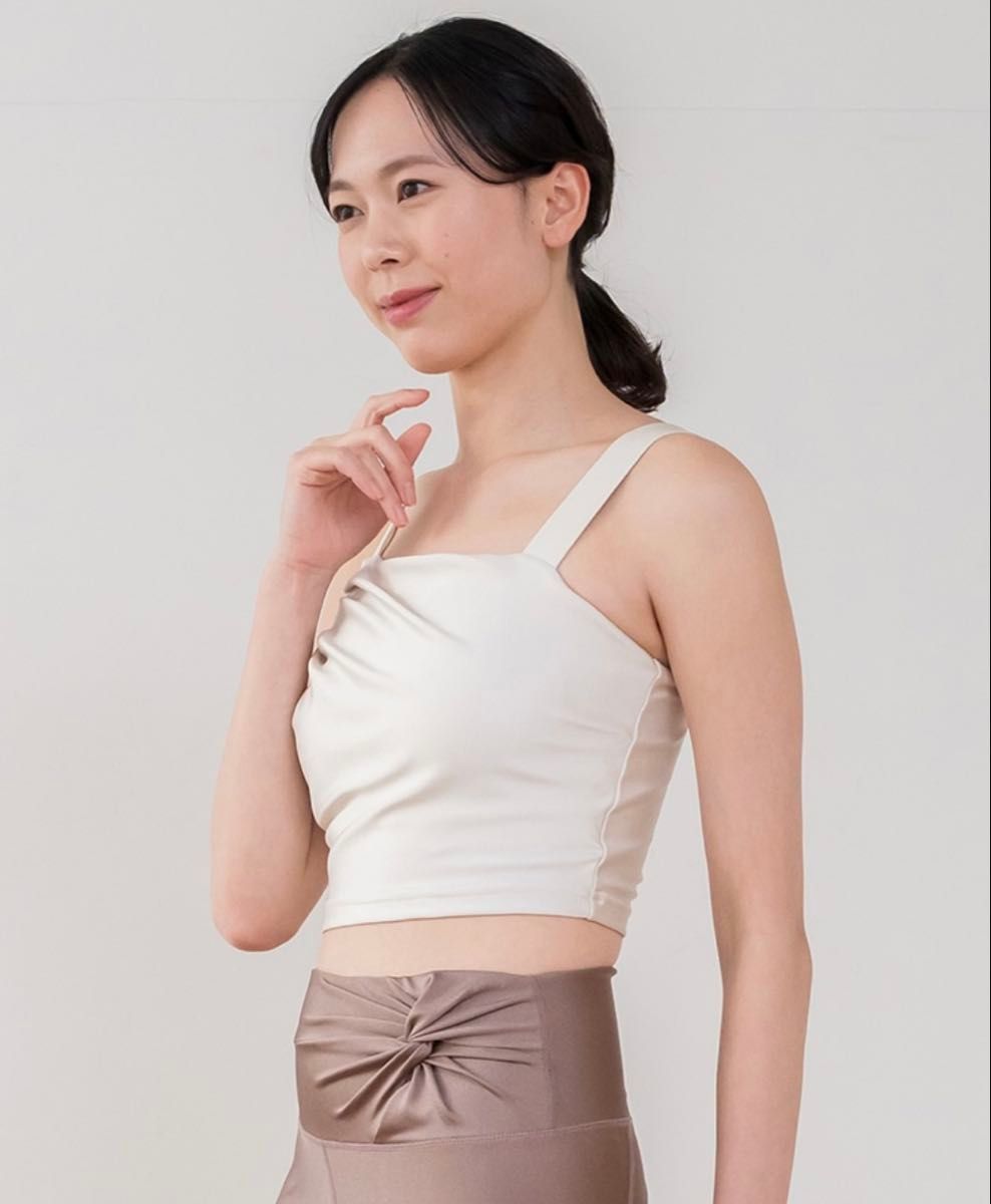 新品 SUKALA アシンメトリーギャザーブラトップ スモークグリーン M