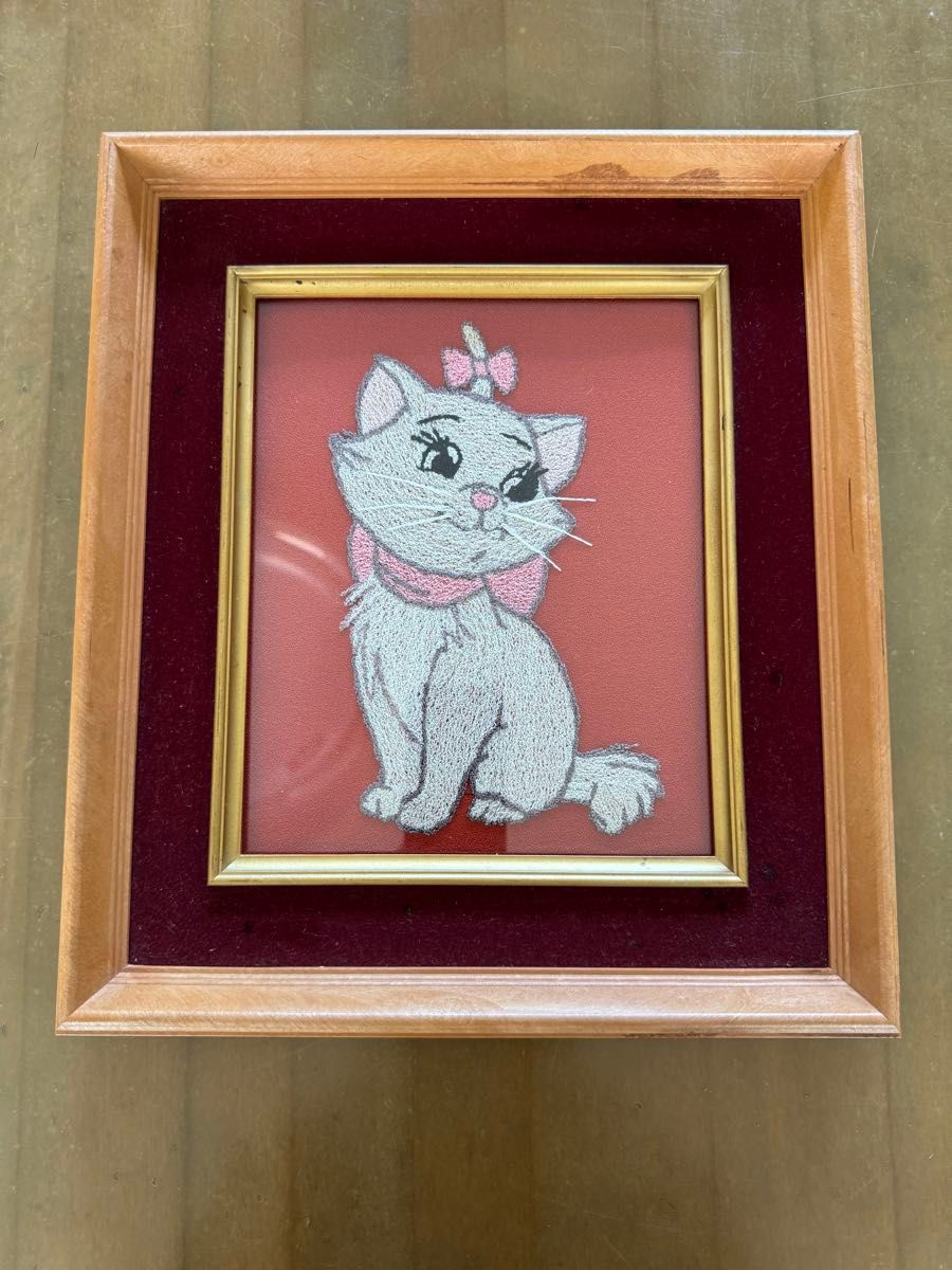 1点もの ディズニー「おしゃれキャット」マリーちゃん 刺繍絵＋額縁