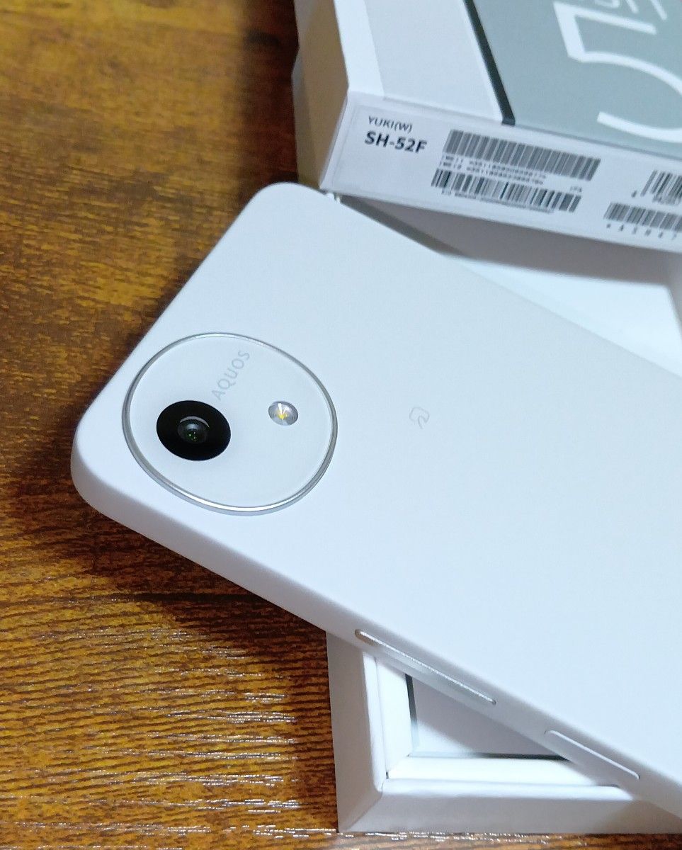 ほぼ未使用 AQUOS wish5 SH-52F ユキ ドコモ版SIMフリー｜Yahoo!フリマ