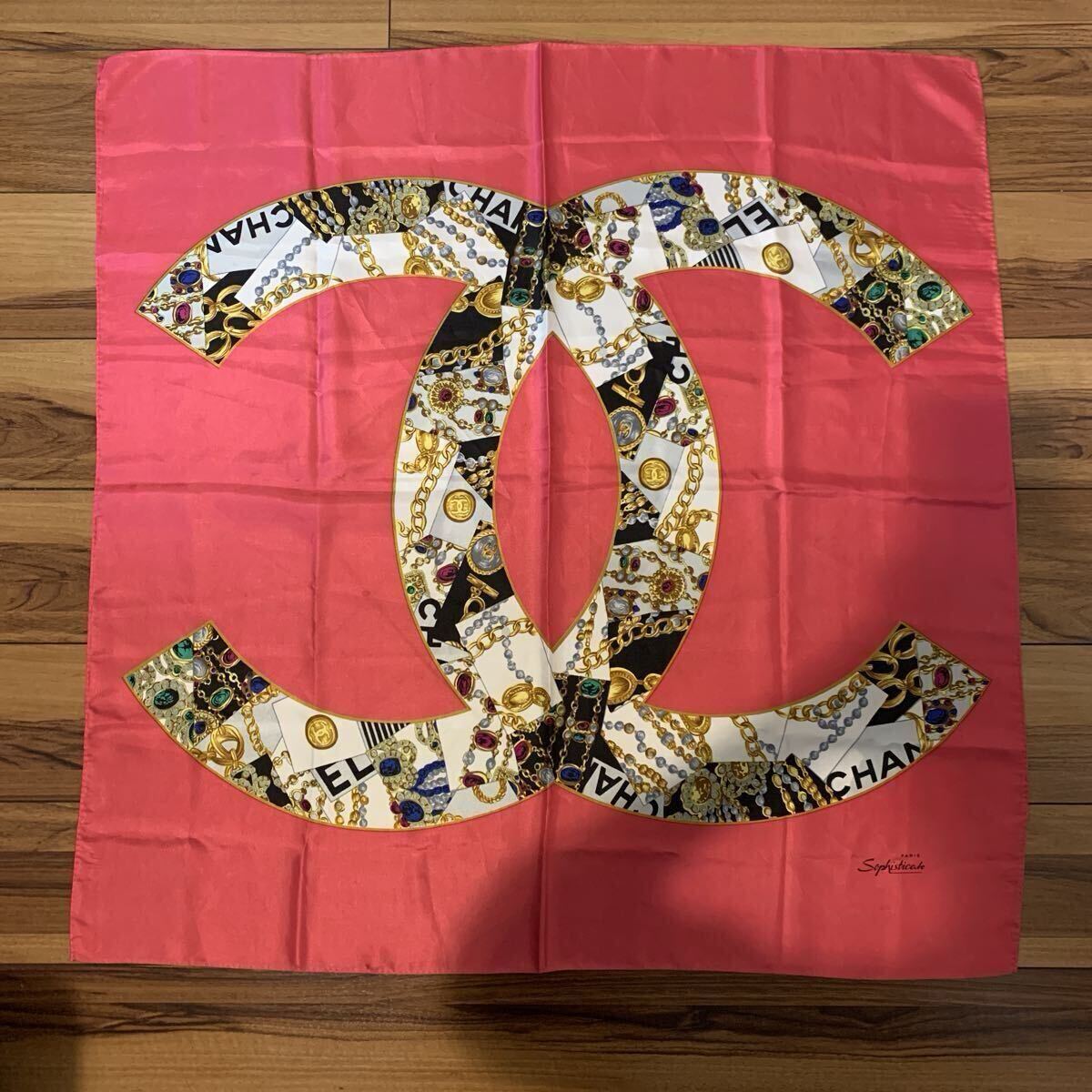 CHANEL シルクスカーフ 赤・紺 美品 CHANEL シルクスカーフ 赤・紺 美