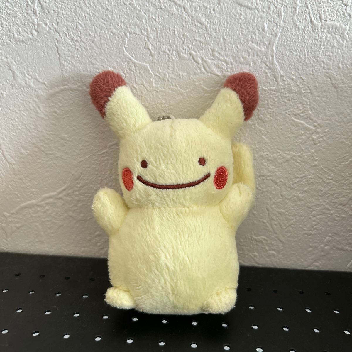 ポケモン ピカチュウ マスコットホルダー キーホルダー へんしん