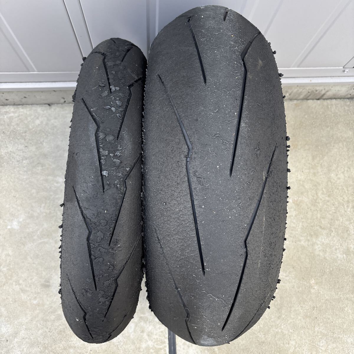 ピレリ スーパーコルサV3 SC1 中古バイクタイヤ 前後セット 180サイズ