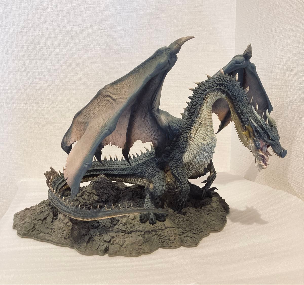 国内正規品】黒龍ミラボレアス カプコン モンスターハンター