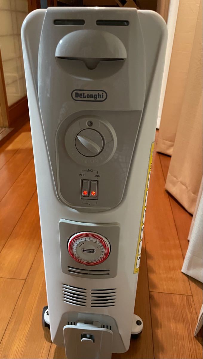 デロンギ H051115EC オイルヒーター 1500W 11枚羽 24時間タイマ付き