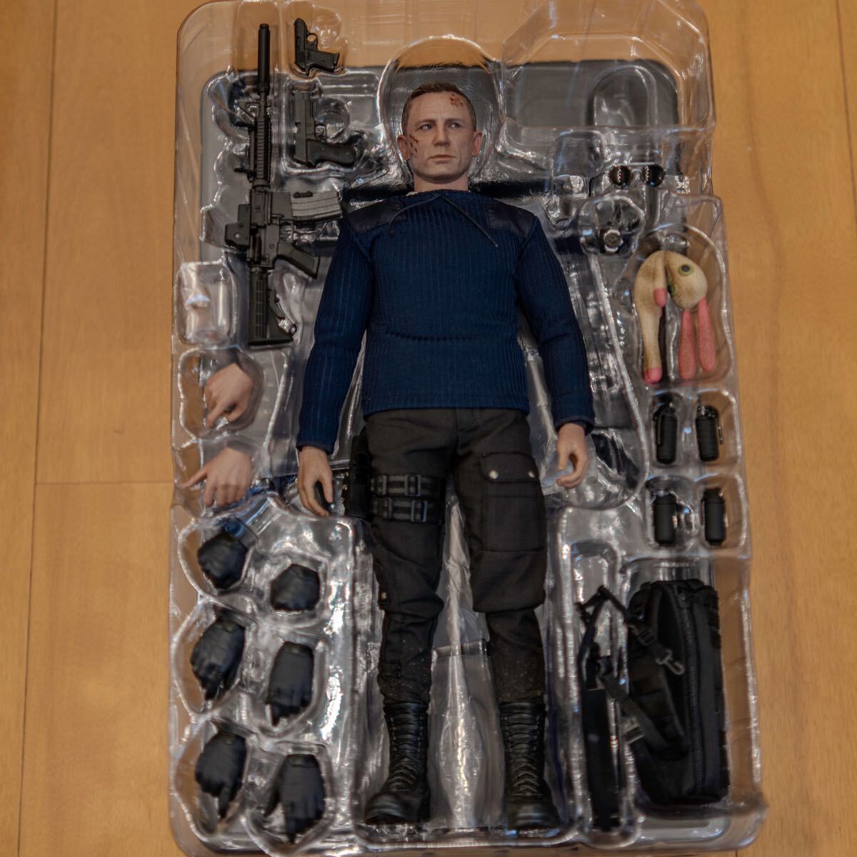 ホットトイズ 007 コマンドスーツ ジェームズボンド ノータイムトゥ