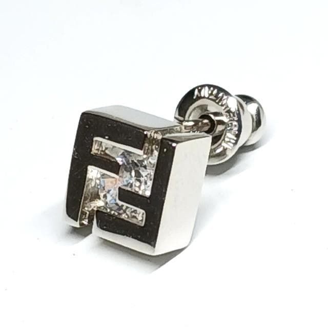 FENDI フェンディ FFピアス 片耳用 SnowMan 目黒蓮さん着用 シルバー